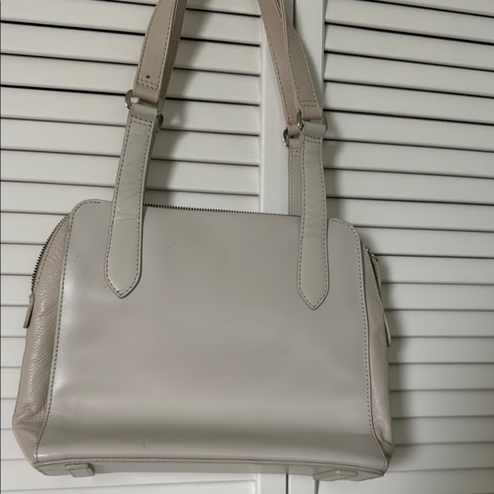 RADLEY LONDON Cream Shoulder Bag with Timeless Elegance